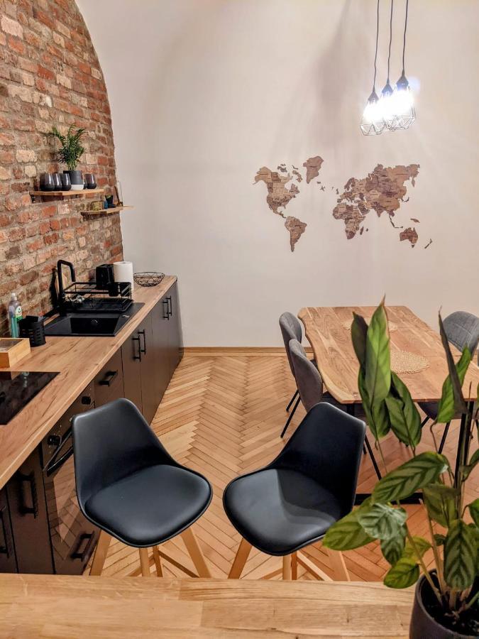 The Industrique Home - 3 Bedroom Apartment Timisoara Exterior photo